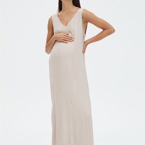 Elegant Cream Sleeveless Maxi Dress - maternity and nursing friendly